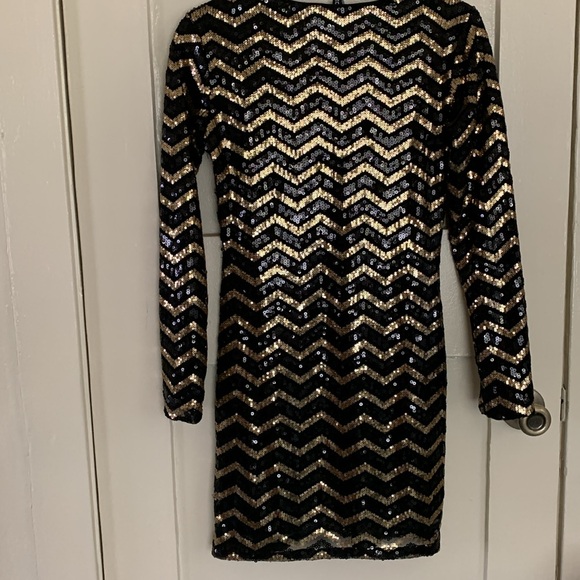 H&M Divided formal form fitting fully lined sequined blk and gold cocktail dress - Picture 4 of 7